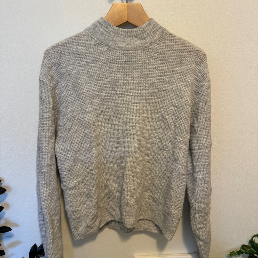 Gap waffle knit gray sweater